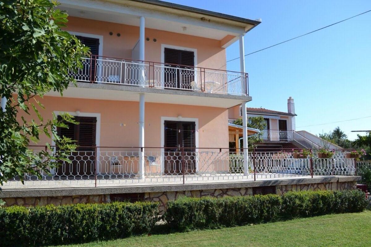Apartmani Vilma Pakoštane Exteriér fotografie