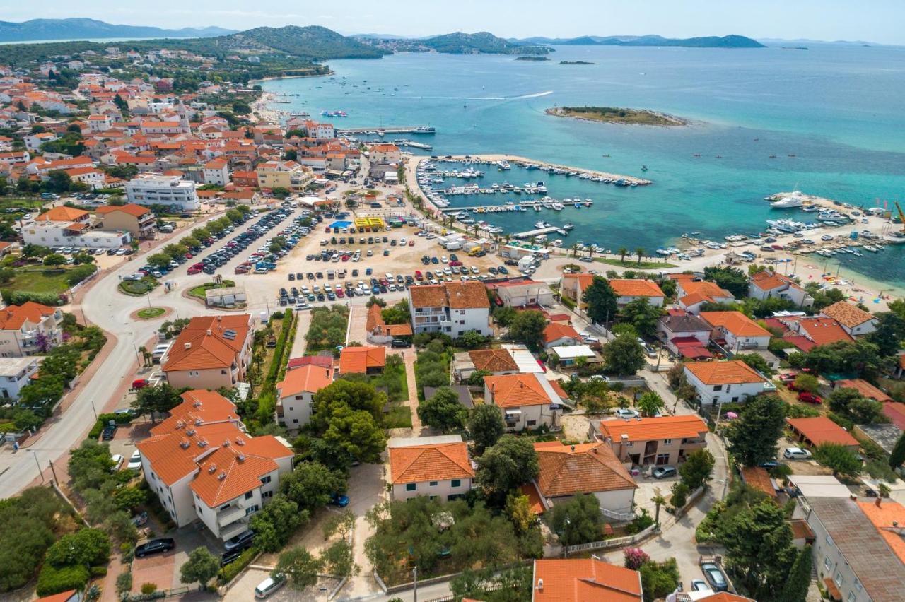 Apartmani Vilma Pakoštane Exteriér fotografie
